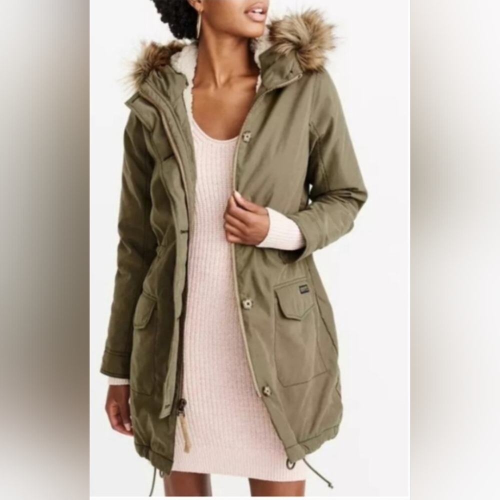Abercrombie & Fitch Khaki Utility Jacket with Faux Fur Hood - Picture 2 of 13